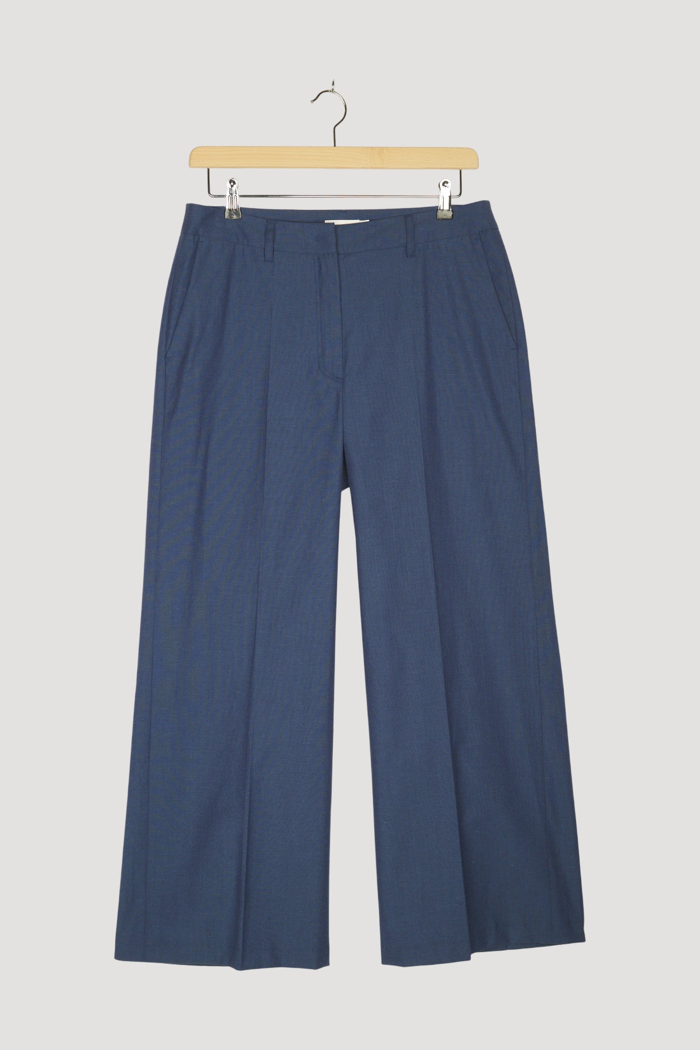 Secondhand Hose Cropped Flared aus Bio-Schurwolle mit Bio-Baumwolle